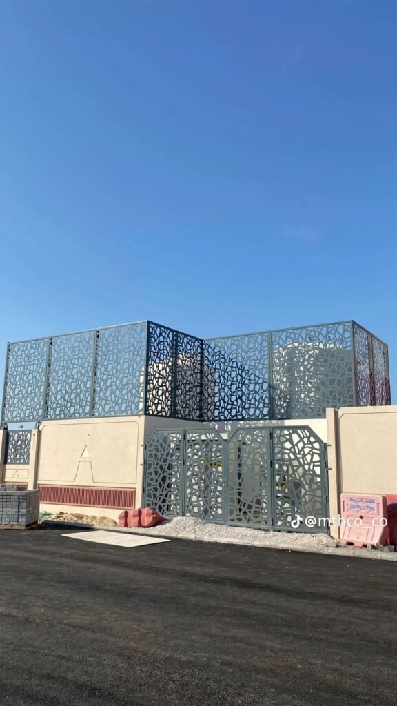 مميزات سواتر الحديد والقماش والخامات الأخرى