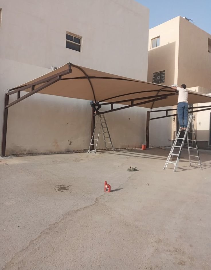مظلات سيارات أنيقة وعملية في الرياض
