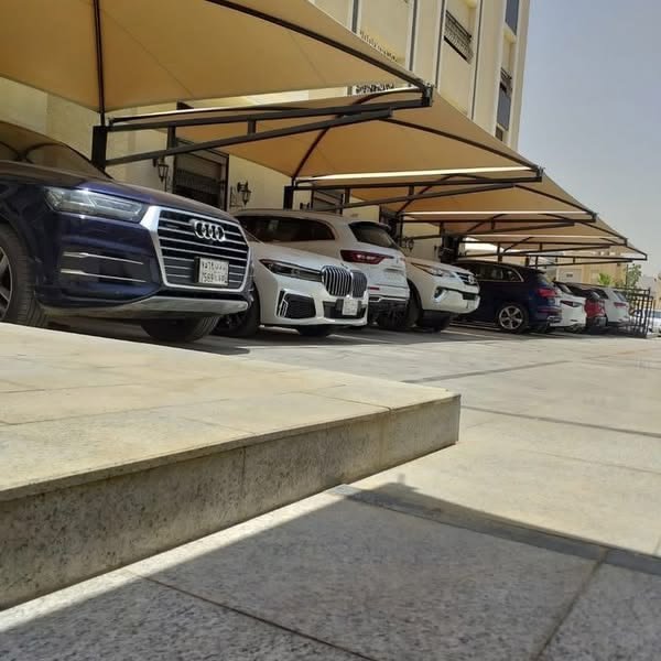 مظلات مواقف سيارات خارجية في الرياض