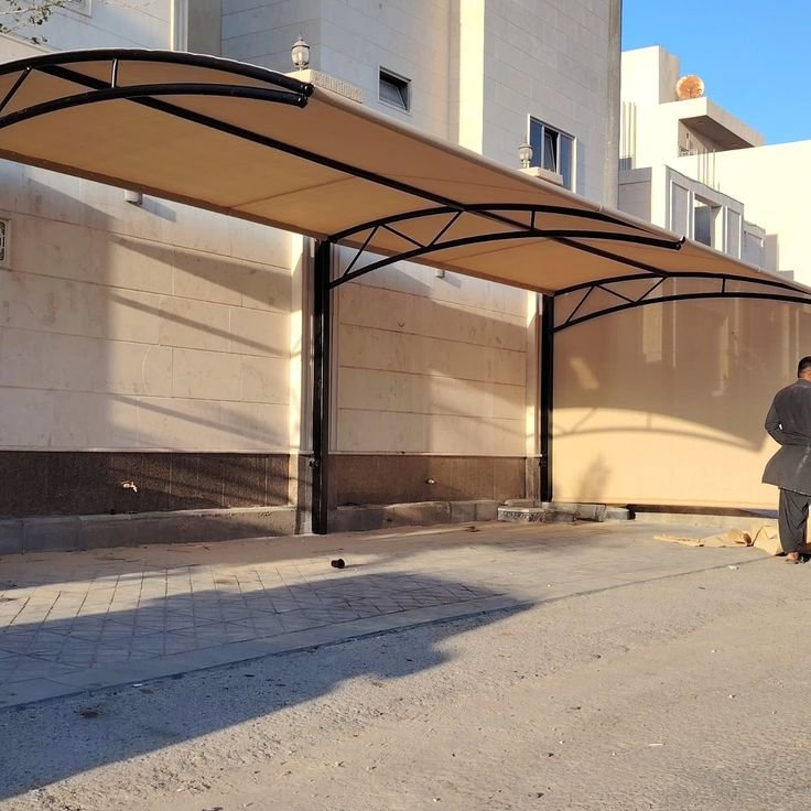 مظلات سيارات متعددة المواقف